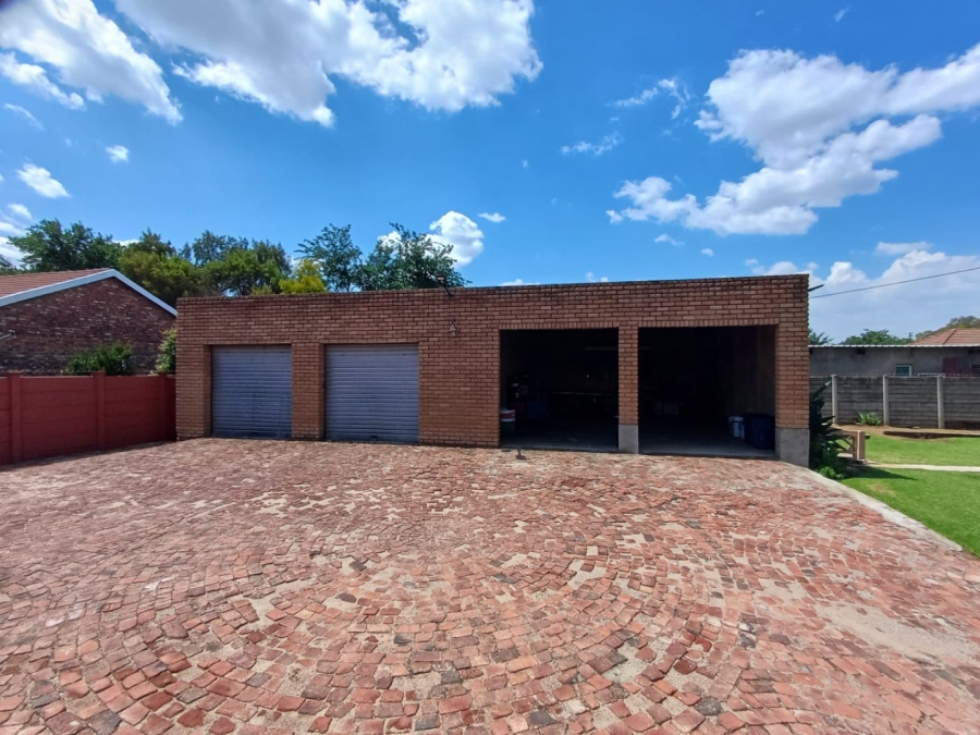 3 Bedroom Property for Sale in Songloed North West